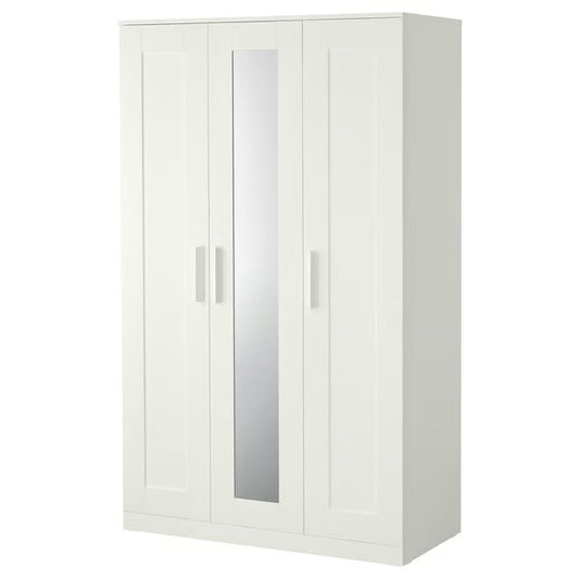 Wardrobe with 3 doors